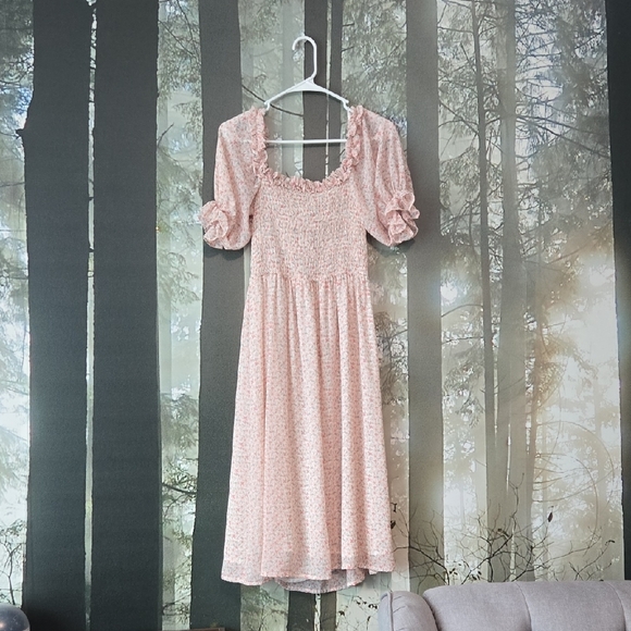 Chic Floral Midi Dress with Ruffled Sleeves - Picture 5 of 5